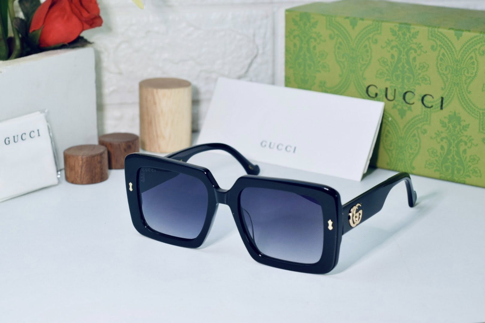 gucci  ladies 1
